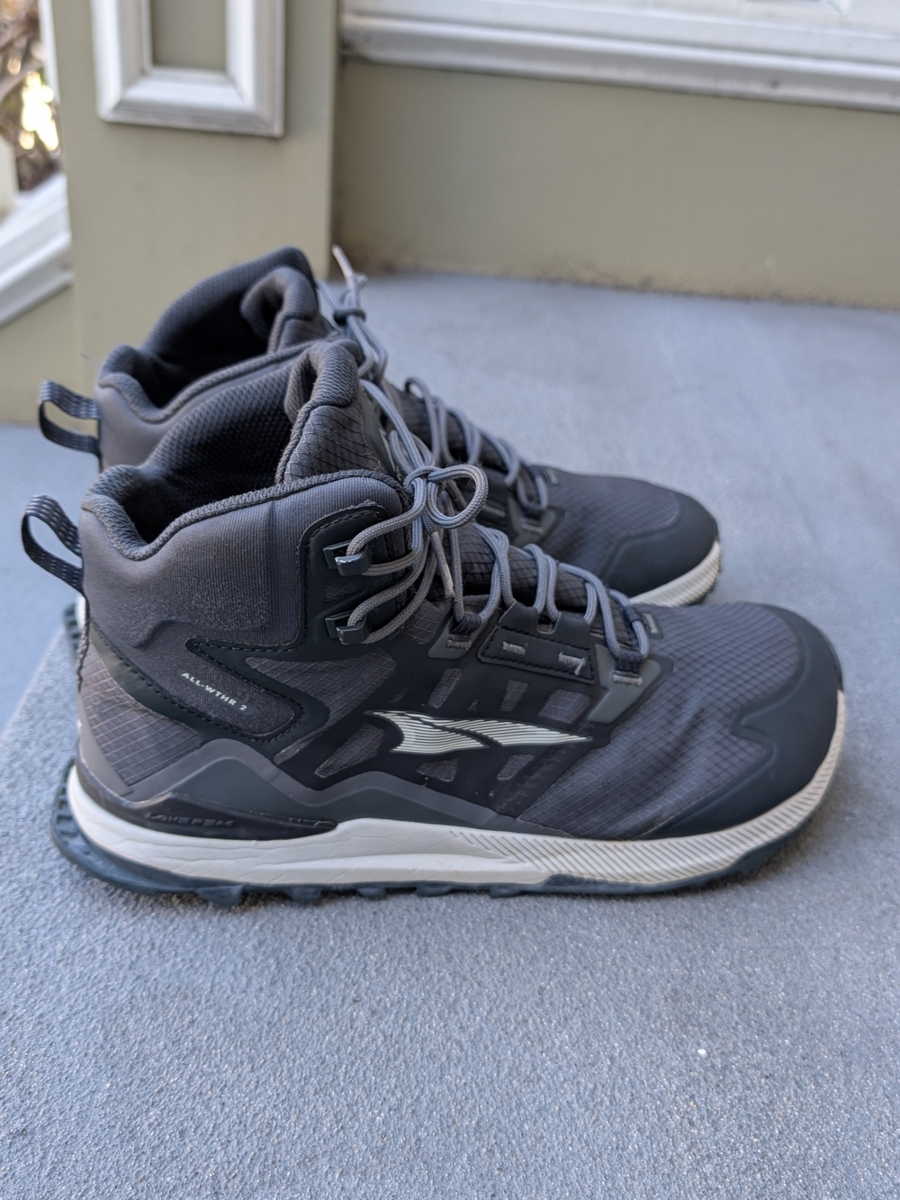Altra Men's Lone Peak ALL-WTHR 2 Waterproof Black Hiking Trail Running Mid 10.5